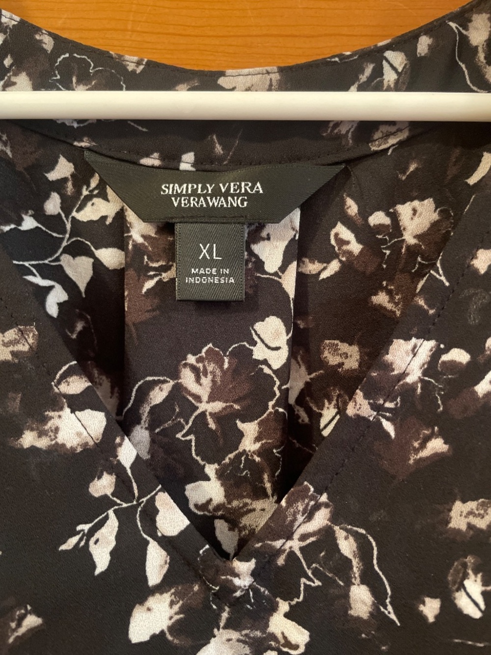 Blouse - Picture 2 of 3